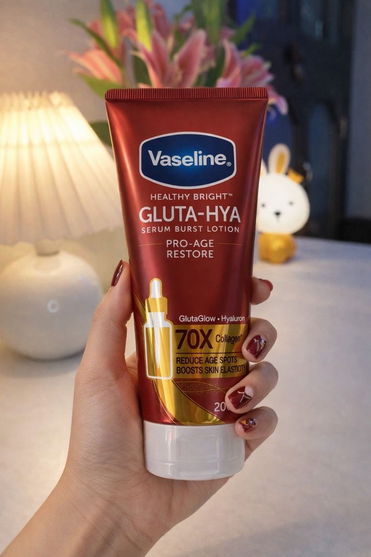 Vaseline Gluta-Hya Serum Burst Lotion Pro-Age Restore 300ml